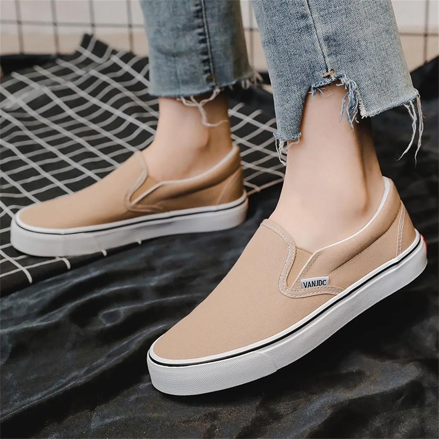 Men's Casual Slip On Sneakers Comfortable Loafers Breathable Lightweight Walking Shoes for Daily Wear