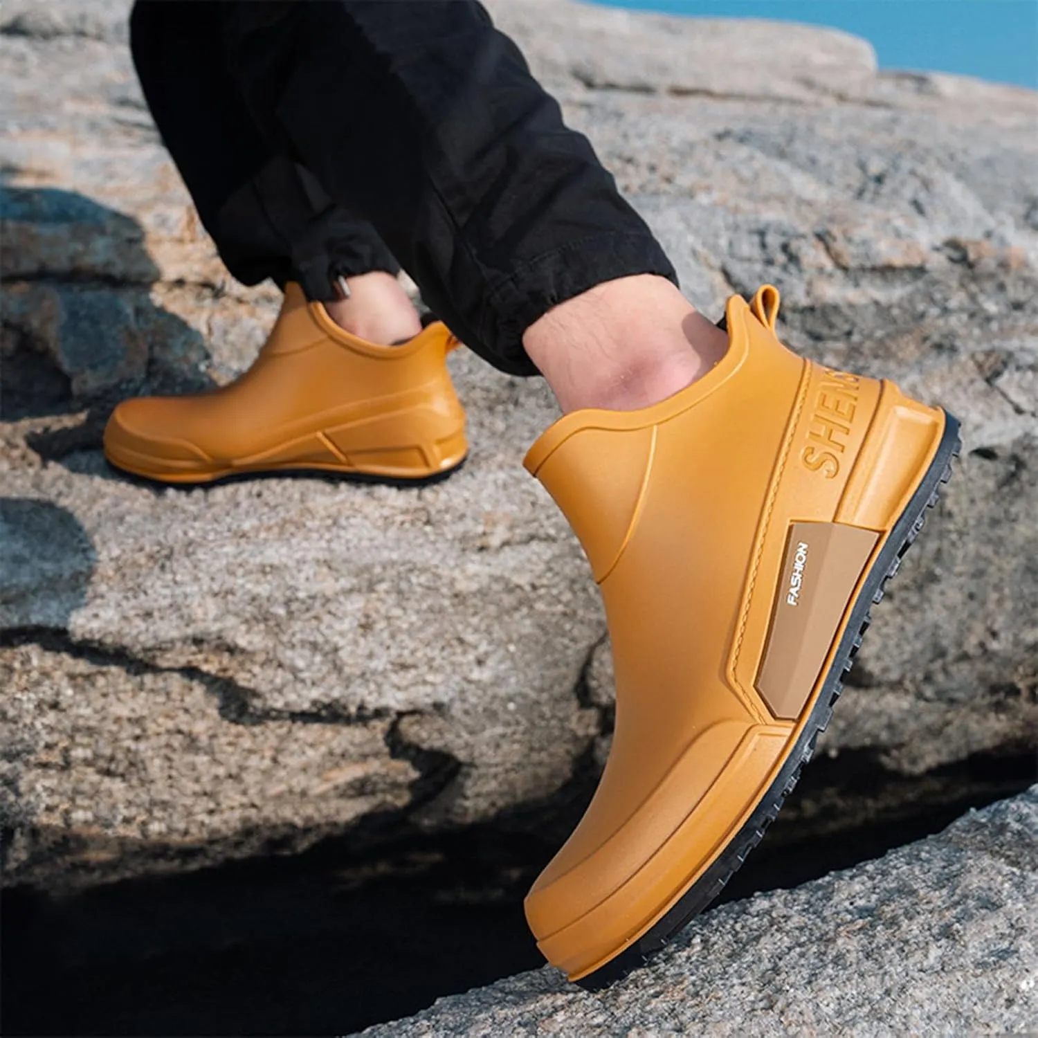 Rain Boots Couples Students Work Fishing Non Slip Warm Rubber Shoes Rain Boots Woman Short Flat Boots Barefoot Shoes