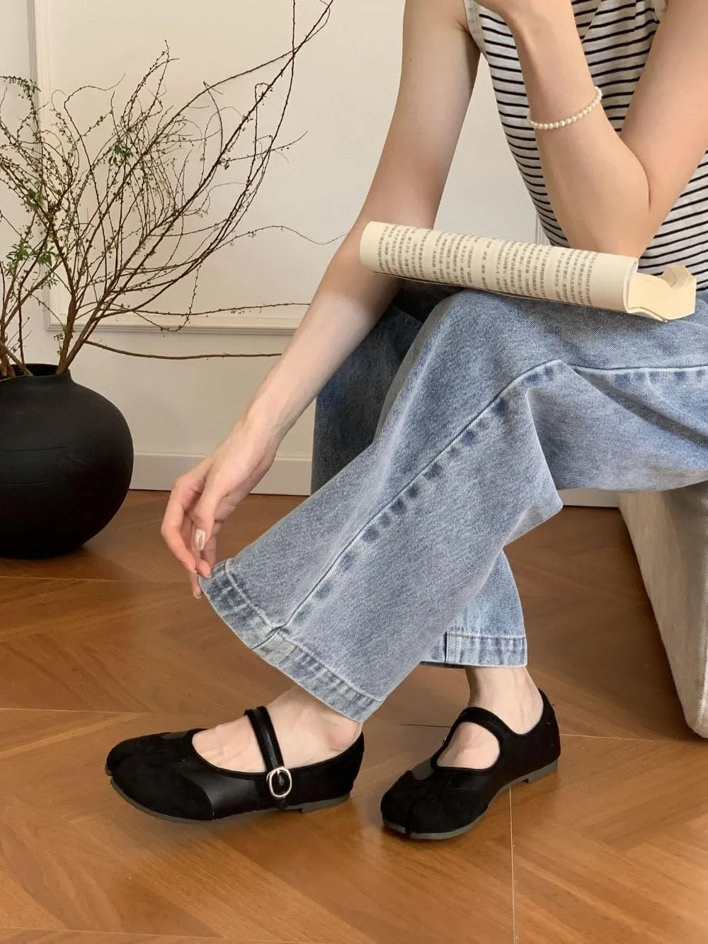 Tabi Shoes Split Toe Mary Janes for Women Girls Slip On Ballerina Flats Y2K Goth Low Heels with Straps Soft Lightweight Suede Round Toes Dress Loafers Casual Comfort Walking Slippers Office Business