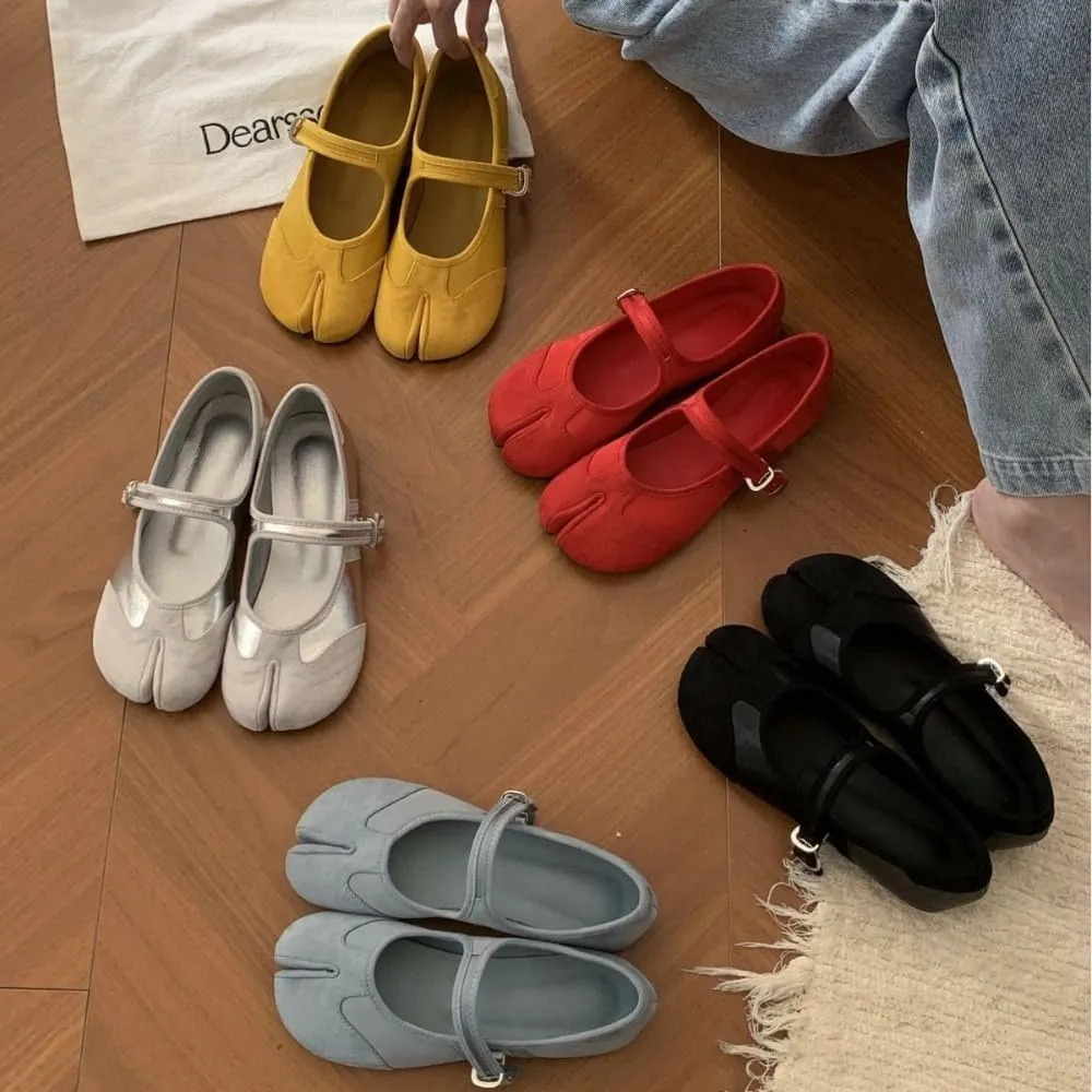 Tabi Shoes Split Toe Mary Janes for Women Girls Slip On Ballerina Flats Y2K Goth Low Heels with Straps Soft Lightweight Suede Round Toes Dress Loafers Casual Comfort Walking Slippers Office Business