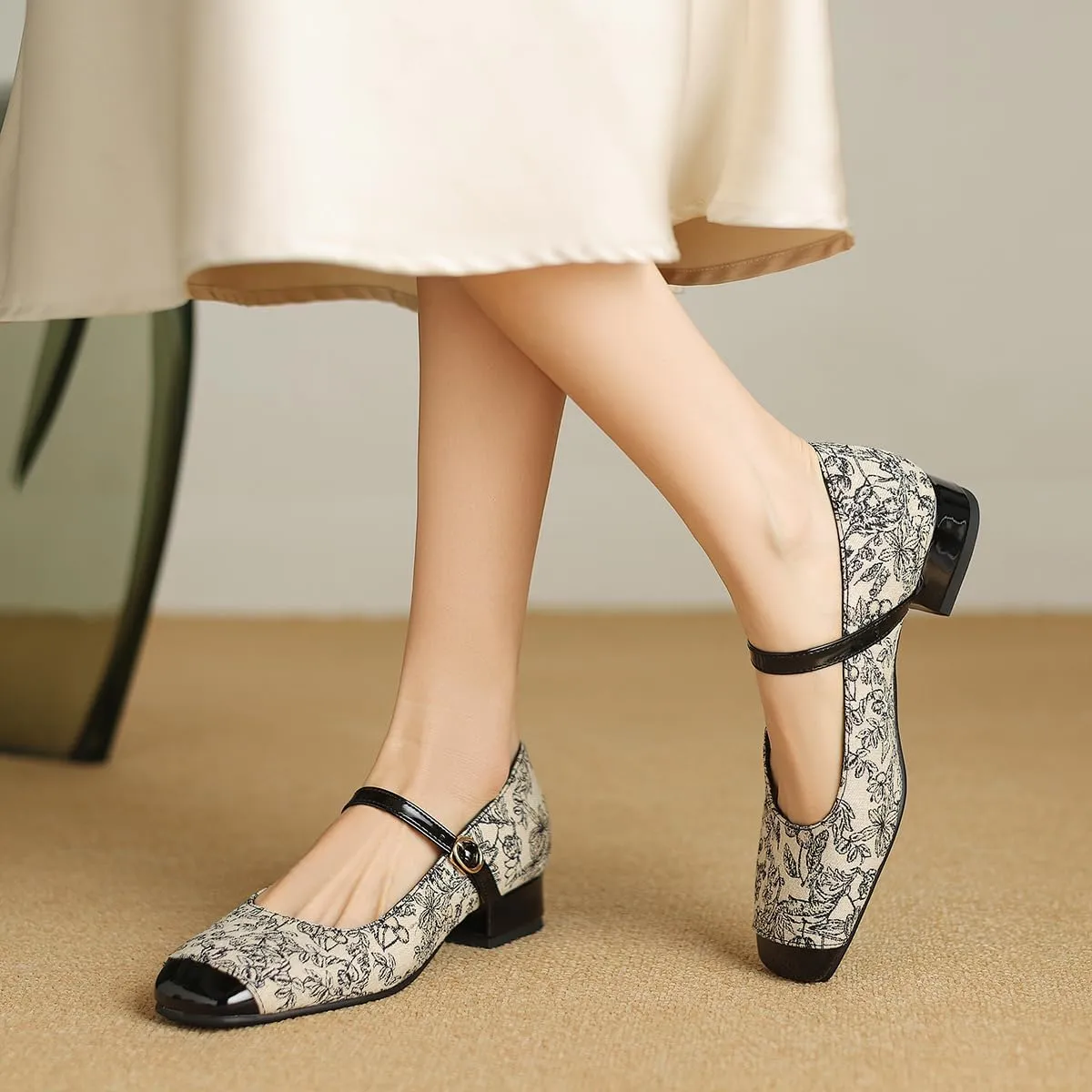 Women Square Closed Toe Mary Jane Flats Ankle Strap Cap Toe Flats Two-Toned 1 Inch Low Flat Heel Dress Shoes Embroidered Flat Shoes for Office Ladies Girls Party Club Driving Flats 4-10 M US