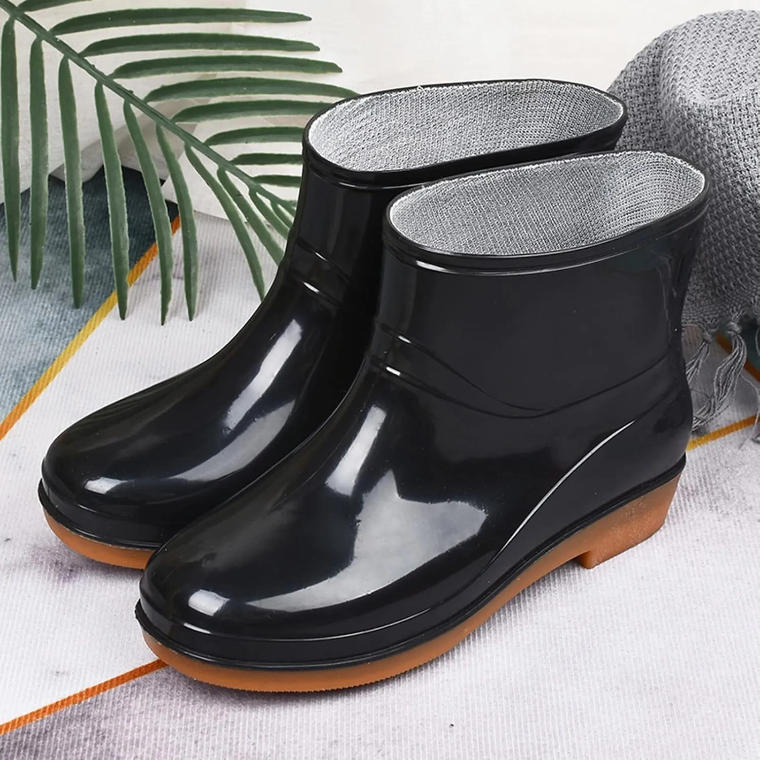 Womens Rain Boots Wide Mens Grounded Footwear Ankle Booties with Heel Barefoot Shoes Casual Fall Short rain Boots for Women and Waterproof Garden Womens Rain Boots